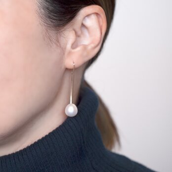 Drop pearl hook earringsの画像