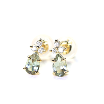 K18 オレゴンサンストーン(淡緑カラー)＆ダイヤモンドのポストピアス ~Ello Lilas~の画像