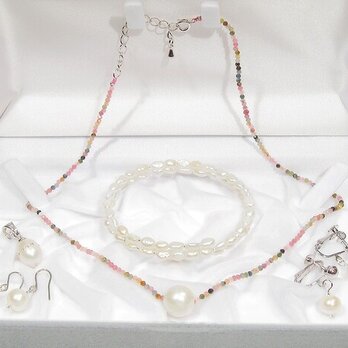 新春福袋ジュエリー4点セット（本真珠、淡水パール、トルマリン、ネックレス、トップ、ピアスorイヤリング、ブレスレット）の画像