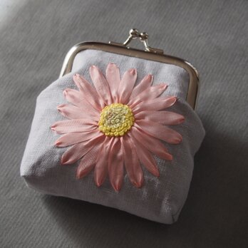がま口　りぼん刺しゅう 薄桃色フラワー　花　コインケース　MOKUBA リボン刺繍　ハンドメイド　財布　COSMOの画像