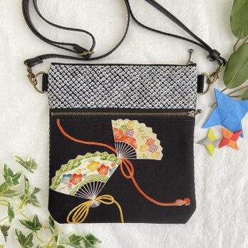 着物リメイク・サコッシュ。扇子柄　ハンドメイド　ポシェット