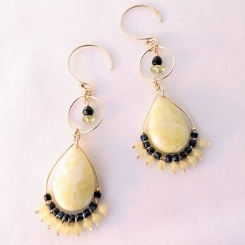 つるんとしたレモンジェイドのピアス