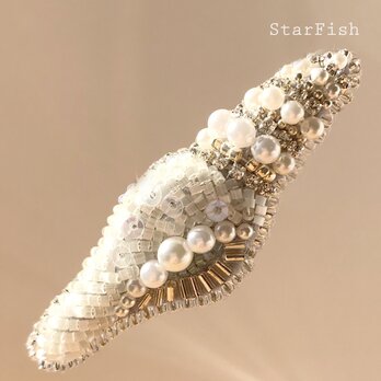 【Shell】マキガイ 巻貝 ビーズ刺繍 ブローチ(L18)の画像