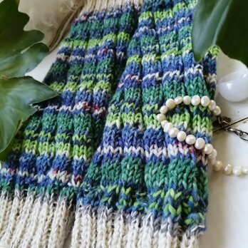 森の中の青い泉〜オパール毛糸のスパイラル編みレッグウォーマーの画像
