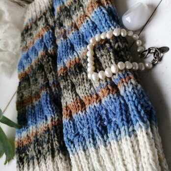 スノードロップ〜オパール毛糸のスパイラル編みレッグウォーマーの画像