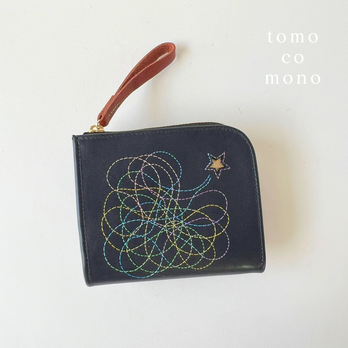 刺繍革財布『流れ星☆』BLACK（牛革）☆二つ折り☆コンパクト