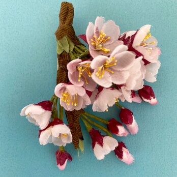 布花 枝付き桜のコサージュの画像