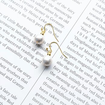 c30 G　ラメの大玉パールピアス