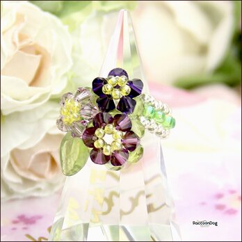 スワロフスキー高貴な紫３凛華（スワロフスキー ビーズリング）《ビーズアクセサリー》の画像