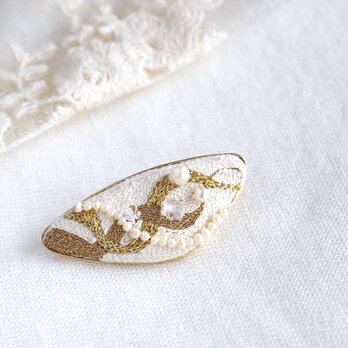 刺繍brooch　パールの画像