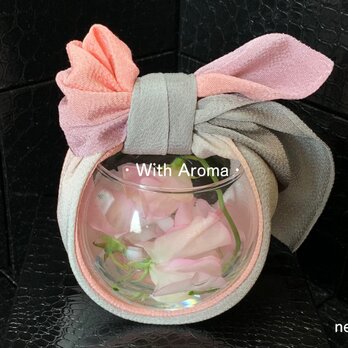 With Aroma シルクちりめんふろしき 45cm 1.8k 「鼡桜」 ガラスの器は含まれておりません 化粧箱付き 名入れ可の画像