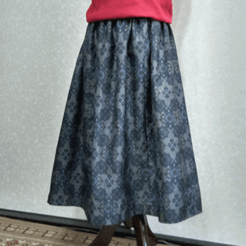 着物リメイク♪華紋柄の泥大島紬の大人のシンプルスカート（裏地付き）丈７６ｃｍの画像