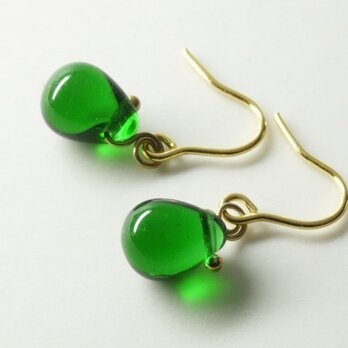 チェコガラスのしずくピアス　みどり