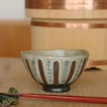 陶器 【染付け線模様 ご飯茶碗】 g22の画像