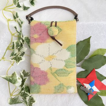 着物リメイク　スマホポーチ・紬の黄色に花柄　ハンドメイド