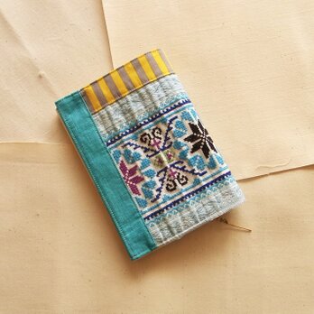 モン族刺繍古布　ブックカバーの画像