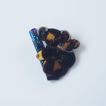 【ヴィンテージリメイク】親子コアラの鼈甲螺鈿ブローチの画像