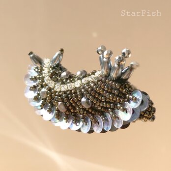 【ウミウシ】ビーズ刺繍 ブローチ 海牛 SeaSlug(D9)の画像