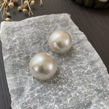 主役級！20ｍｍ cotton pearl ソフトタッチ痛みなくしっかりとホールドのイヤリング！pearls earringsの画像