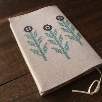 クロスステッチ花刺繍の文庫本ブックカバー　麻　薄モーブの画像