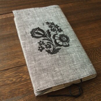 花刺繍の新書ブックカバー　麻　黒白シャンブレーの画像