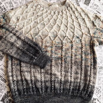 丸ヨークセーター　手編みの画像