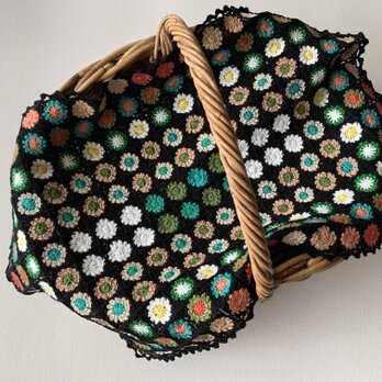 コットンレース糸　モチーフ編み（かぎ針編み）のマルチカバー　マルチマット　ドイリー　レース　敷物　の画像