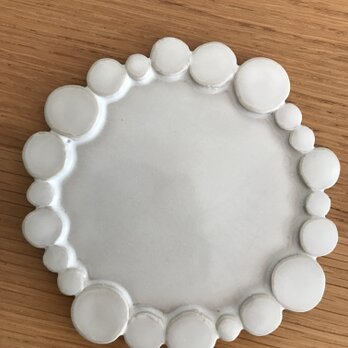 白いまるまる皿(小)の画像