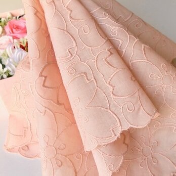 草木染桜刺繍ハンカチ （サーモンピンク）の画像