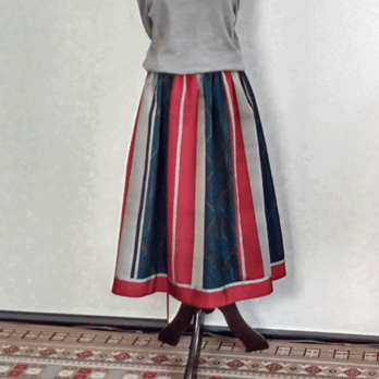 着物リメイク♪縞柄と幾何学模様の2着で作ったストライプスカート（裏地付き）丈７７ｃｍの画像