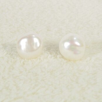 11mm本真珠（淡水、セミバロック）とSV925のピアス（強い照り、綺麗な真珠光沢、ナチュラルカラー、樹脂）の画像