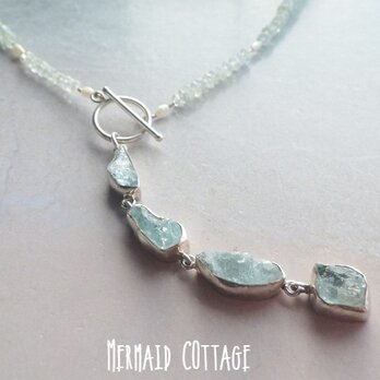 3月誕生石☆再販☆*sv925*Raw Rough Aquamarine ラフロックアクアマリンの連なりネックレスの画像