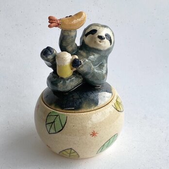 陶のハコ「ナマケモノの休日」の画像