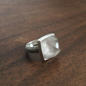 rutilated quartz ring (rose gray)の画像