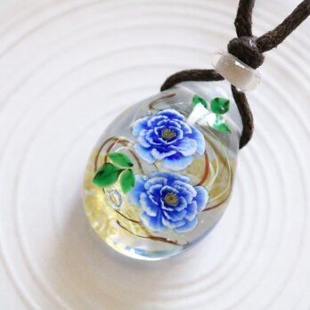牡丹(青)のとんぼ玉ガラスペンダント　金箔入りの画像