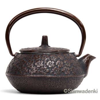 【お取り寄せ】南部鉄器 ティーポット 急須 桜丸形 0.3L 日本製 内面ホーロー加工の画像