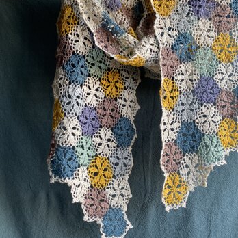 再販· モザイクタイルの様なフレンチリネン·モチーフ編みストール/スカーフ(マルチカラー·ゴールドイエロー)の画像