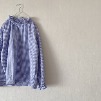 スタンドフリルプルオーバー