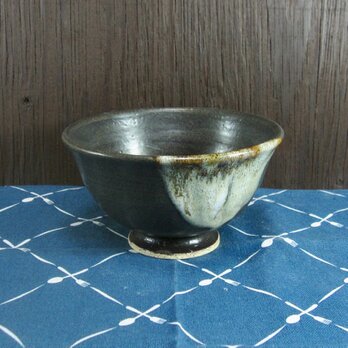 陶器 ご飯茶碗 やや大　黒＋白【210307】の画像