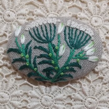 草花の刺繍ブローチ【botanical】の画像