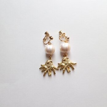 タコと真珠の耳飾り～イヤリング/ピアス～の画像