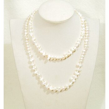 バロックの本真珠（淡水）のネックレス2本セット（別売り可、ナチュラルカラー、ホワイト、マグネット、ラインストーン付き）の画像