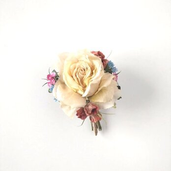 巻き薔薇 パンチの効いた小花と共に * 綿ローン製 * コサージュの画像