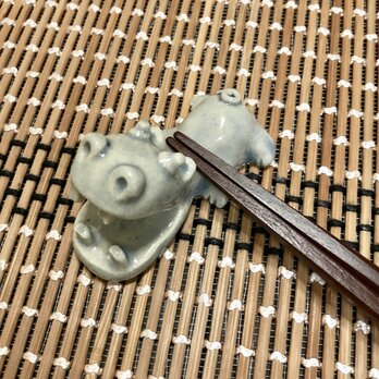 陶器 箸置き　カバ・薄青単品【Ha022】の画像