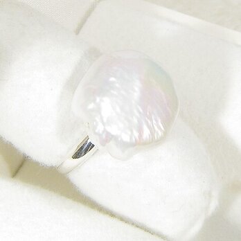 15-12ct本真珠（淡水、バロック）とSV925の指輪（8.5号、サイズ変更無料、ロジウム、色彩豊かな真珠光沢）の画像