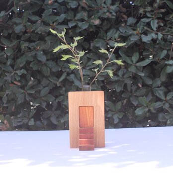 木の花瓶（階段付き）【タモ】の画像