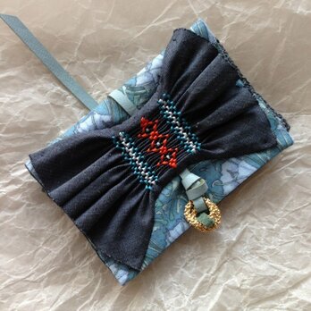 Smocking Card Case/flower-blueの画像