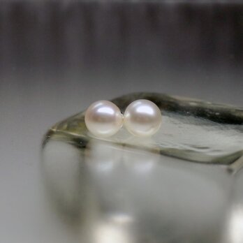 淡水真珠のひと粒スタッドピアス　の画像