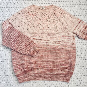 丸ヨーク桜セーター　手編みの画像