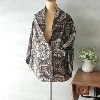 展示品　泥大島　華紋様のはおり　着物リメイクの画像